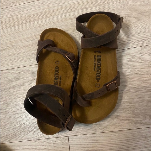 Size 38 Oiled Leather Brown Yara Birkenstocks - Picture 1 of 4